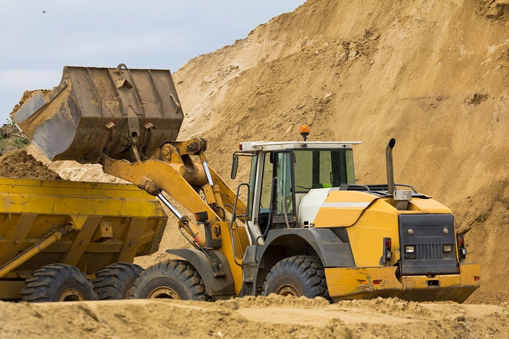 Heavy Duty Equipment Rental And Purchase KARIUS EQUIPMENT AND DREDGING